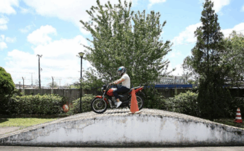 Exame prático de moto no Paraná tem mudança importante.