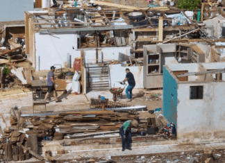 Ponto de doações para vítimas do tornado são montados no Paraná: veja aqui os local