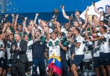 CORITIBA. é o primeiro tricampeão da Série B