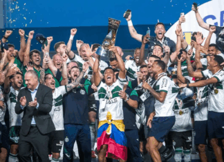 CORITIBA. é o primeiro tricampeão da Série B