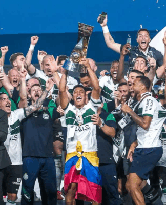 CORITIBA. é o primeiro tricampeão da Série B