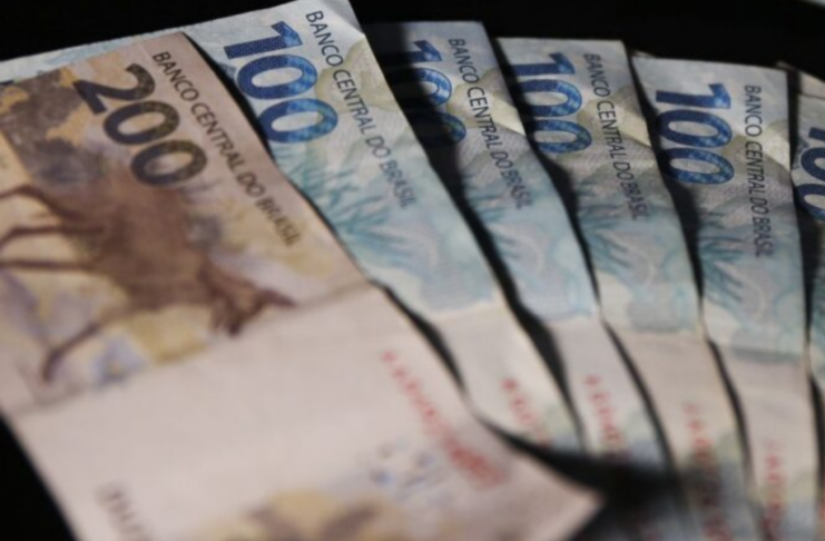 Previsão do salário mínimo de 2026 cai desde primeira projeção