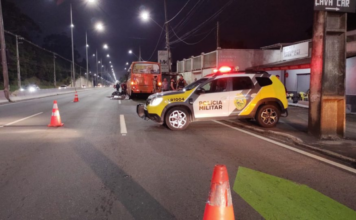 Acidente na João Leopoldo Jacomel deixa jovem motociclista morto em Piraquara