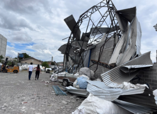 Imagens da destruição provocada por tornado em São José dos Pinhais; meteorologistas explicam sobre fenômeno