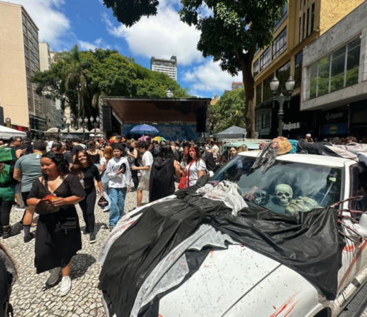 Zombie Walk: Fantasias, cosplays e muito rock invadem o Centro de Curitiba neste domingo (15)
