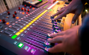 Poderosa FM muda á Programação em Abril