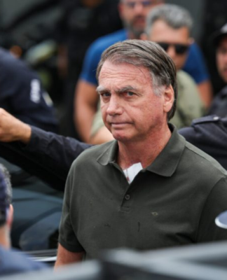 Bolsonaro é levado ao hospital após passar mal na Papudinha