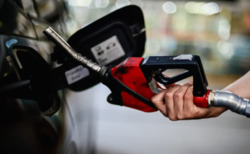 Distribuidoras devem aumentar em R$ 0,03 o litro do diesel após redução de impostos, subsídios e alta divulgada pela Petrobras