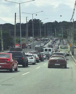 Grave acidente bloqueia Rodovia na entrada de Piraquara