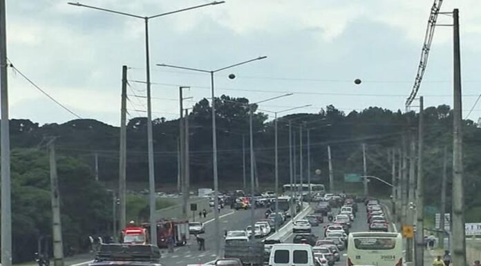 Grave acidente bloqueia Rodovia na entrada de Piraquara