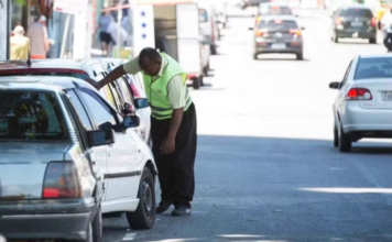CURITIBA – Projetos que coíbem práticas abusivas de flanelinhas são aprovados em comissão