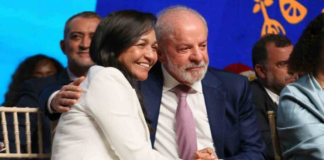 Senadora evangélica Eliziane Gama rebate críticas após filiação ao PT