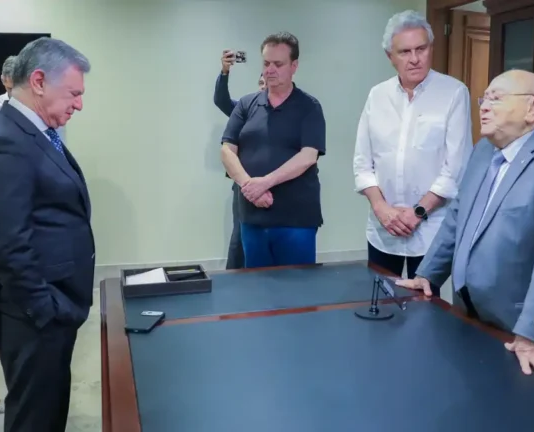 Ronaldo Caiado visita cúpula da CGADB em SP e recebe oração