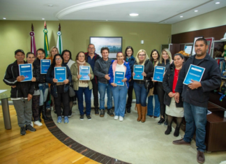 Prefeitura de Piraquara realiza entrega de novas matrículas de regularização fundiária