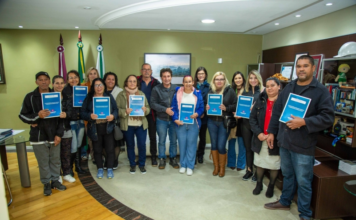 Prefeitura de Piraquara realiza entrega de novas matrículas de regularização fundiária