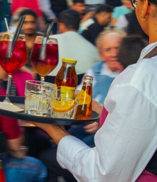 Legislação limita trabalho aos domingos para mulheres e quase ninguém sabe.