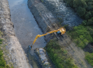 Prefeitura realiza limpeza preventiva para evitar alagamentos no Guarituba