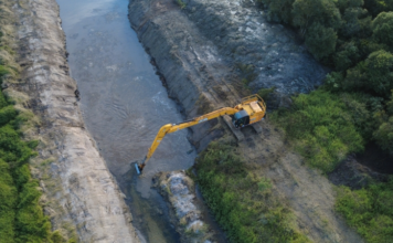Prefeitura realiza limpeza preventiva para evitar alagamentos no Guarituba