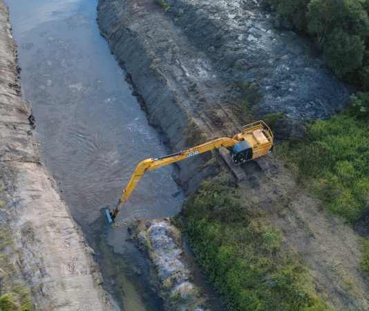 Prefeitura realiza limpeza preventiva para evitar alagamentos no Guarituba