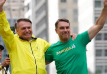 Moraes proíbe visitas de Flávio a Bolsonaro após divulgação de carta política