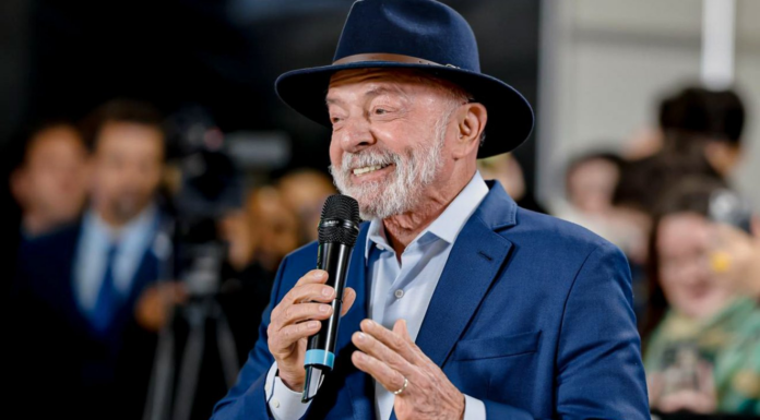 “Quem aqui nunca pediu empréstimo para um amigo?”, diz Lula ao defender Marcola