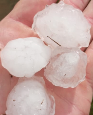 Temporal provoca chuva de granizo em pontos da Região Metropolitana de Curitiba