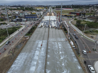 Obra do viaduto Curitiba-Pinhais entra em nova etapa.