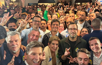 Evento reúne Moro, Deltan e Filipe Barros em apoio a Flávio Bolsonaro