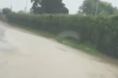 Chuva constante deixa alagamentos em Curitiba e Região Metropolitana